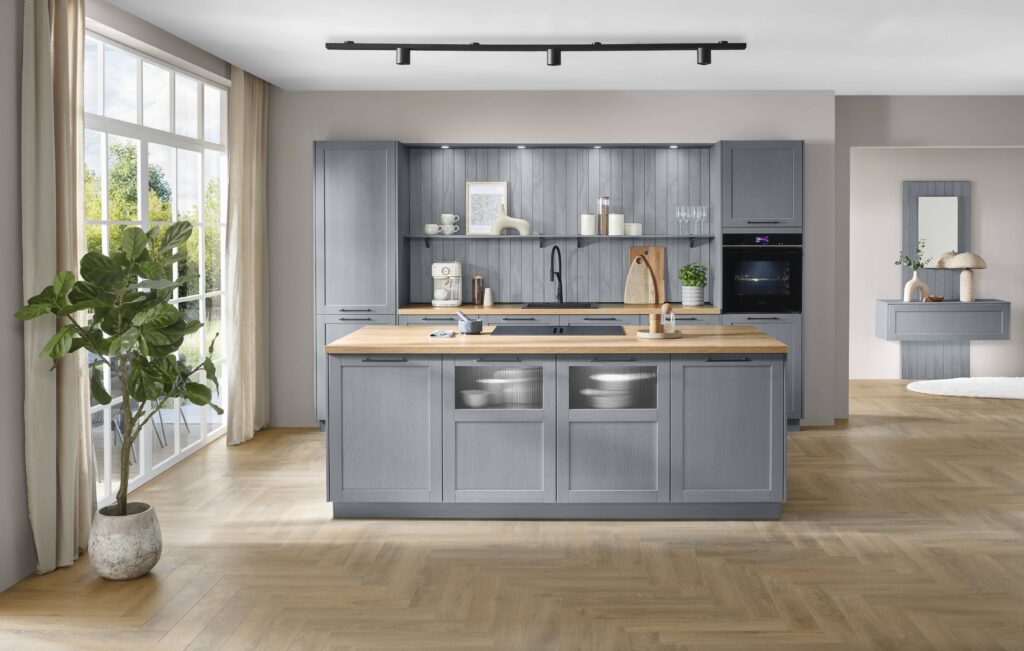 31160_25_Frame_614_M